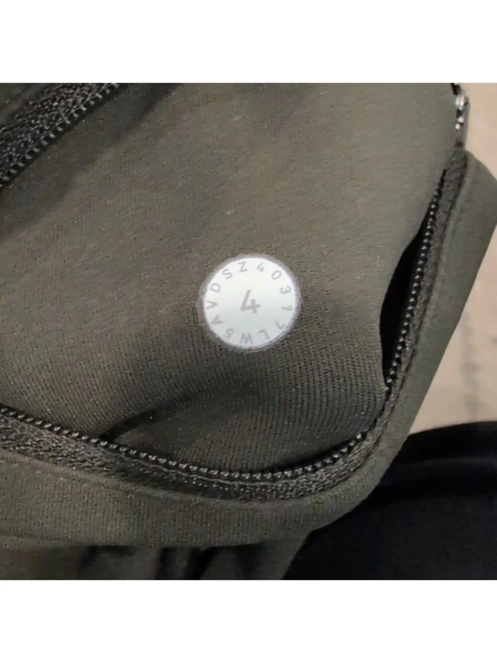 Lululemon Speed Up Tight (Full-On Luxtreme 28